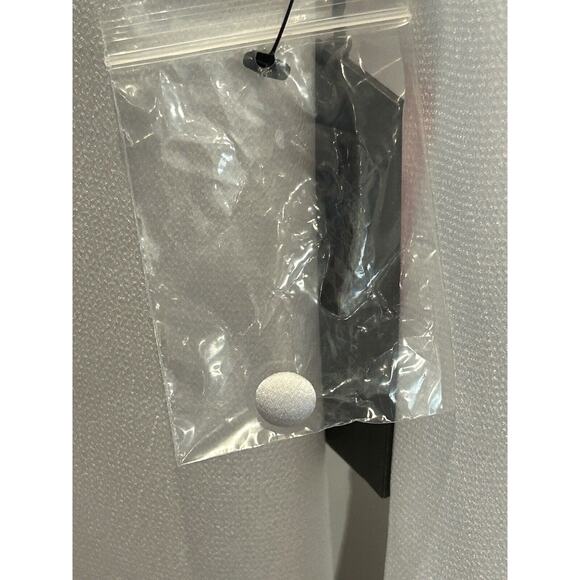 NWT Women's size M Vince Camuto New Ivory Blouse - Picture 4 of 6